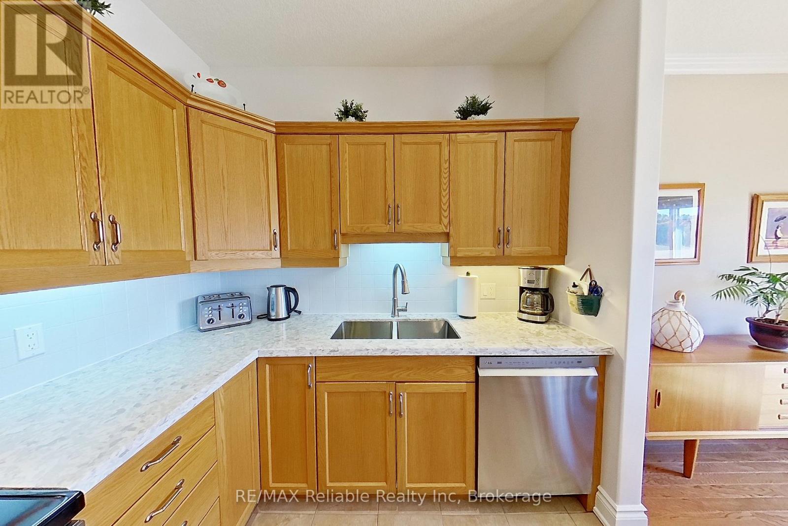 31 Bayfield Mews Lane, Bluewater (Bayfield), Ontario  N0M 1G0 - Photo 16 - X12067723