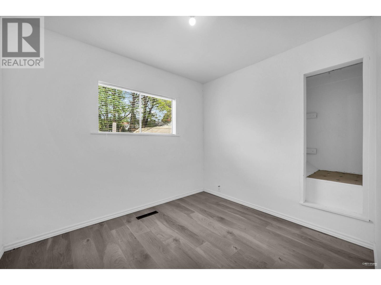 4021 Graveley Street, Burnaby, British Columbia  V5C 3T5 - Photo 13 - R2985958