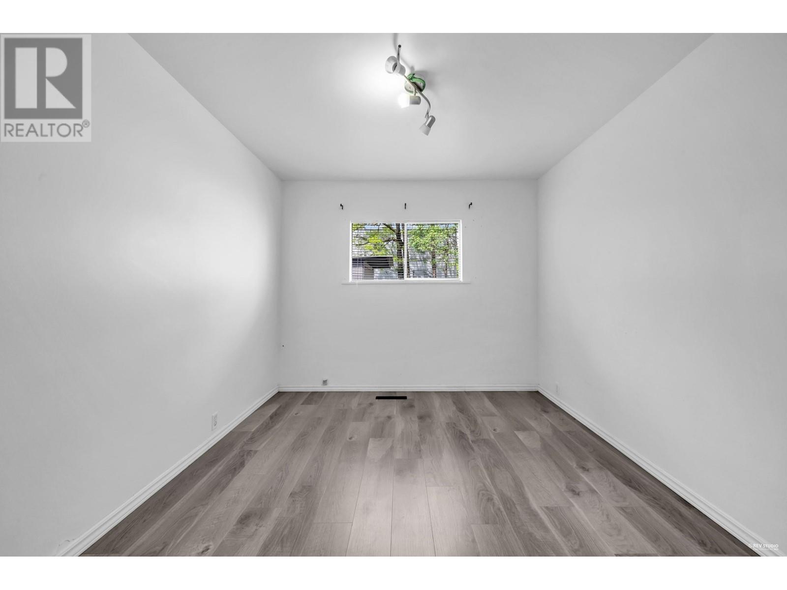 4021 Graveley Street, Burnaby, British Columbia  V5C 3T5 - Photo 14 - R2985958