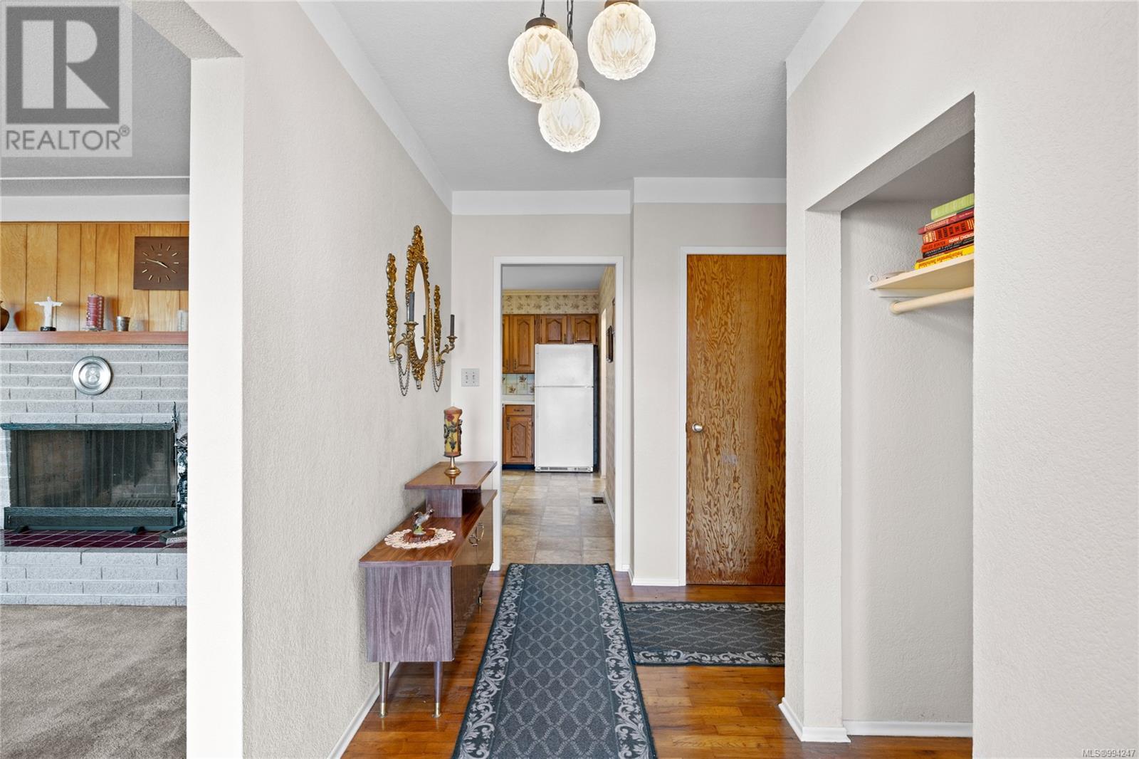 Property at 405 Neville St image 4