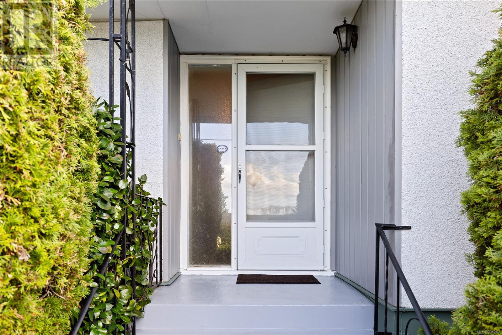 Property at 405 Neville St image 3