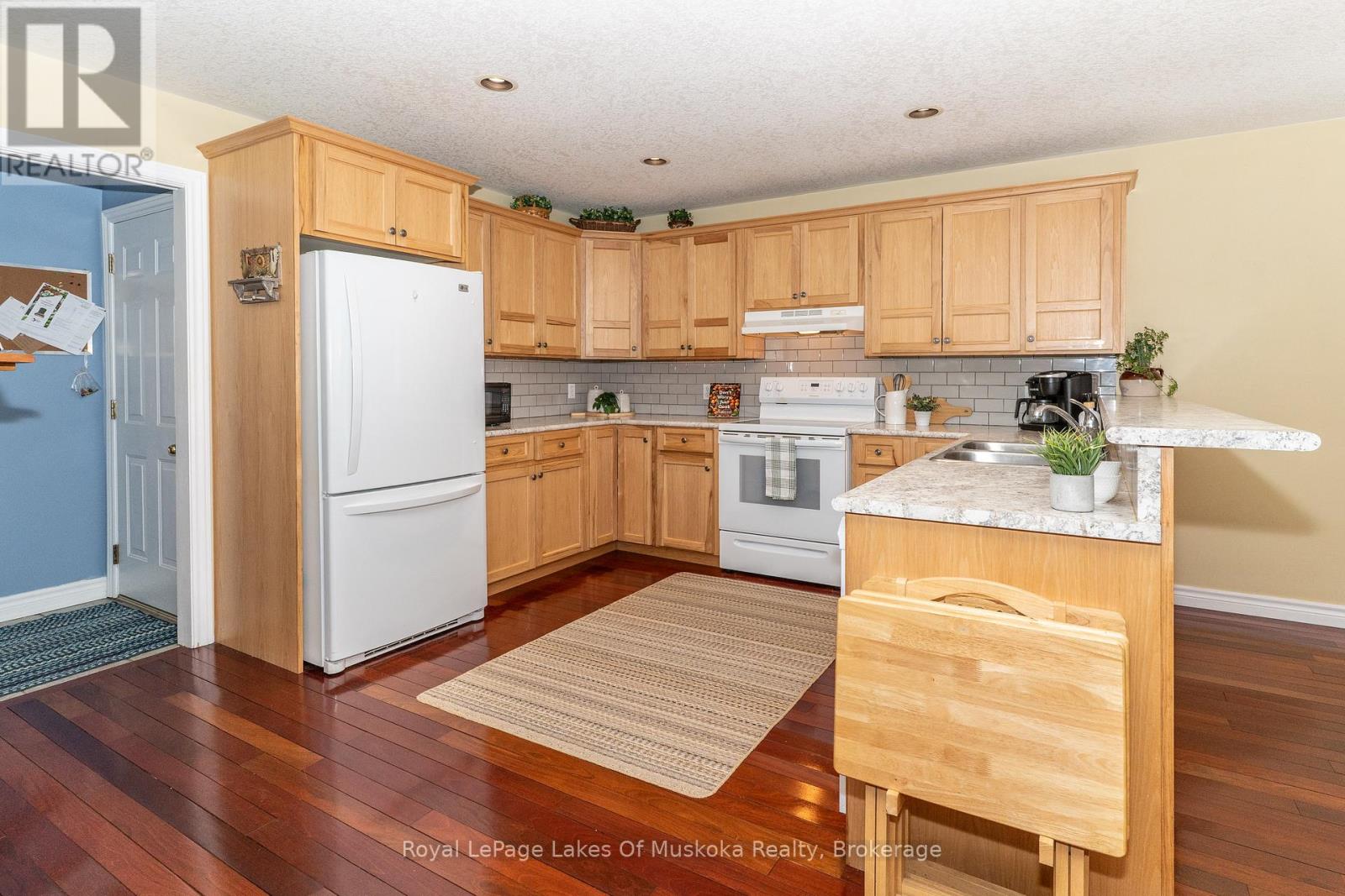 171 River Valley Drive, Huntsville, Ontario  P0B 1L0 - Photo 10 - X12067402