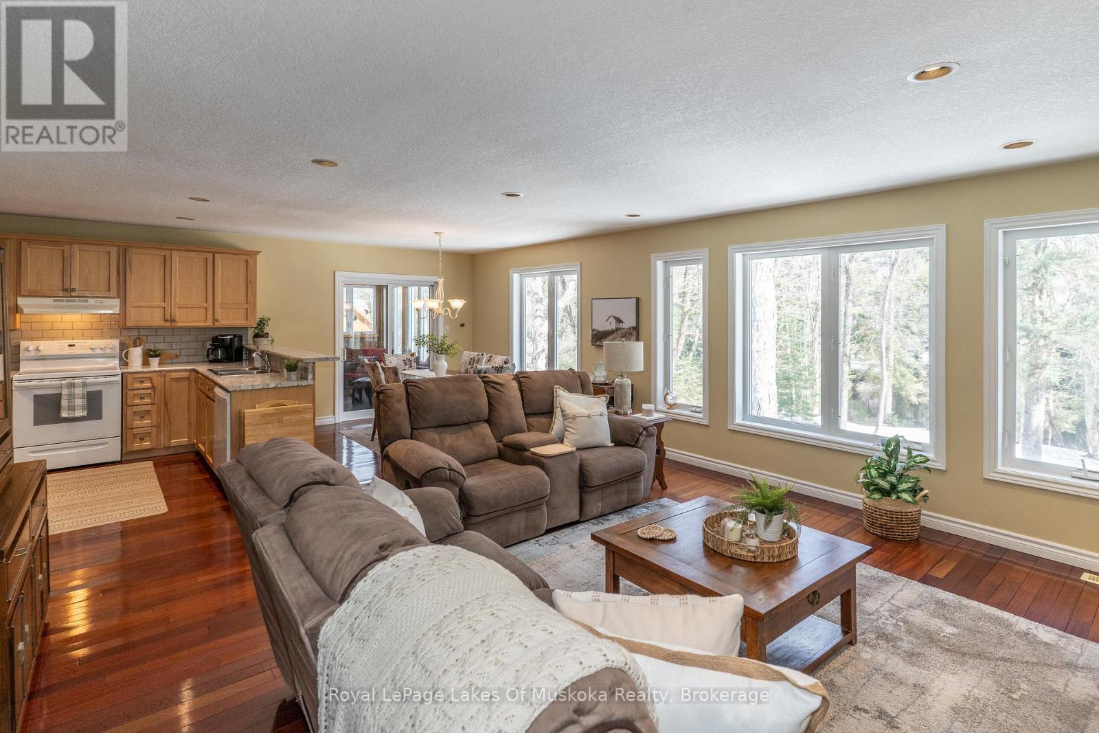 171 River Valley Drive, Huntsville, Ontario  P0B 1L0 - Photo 7 - X12067402