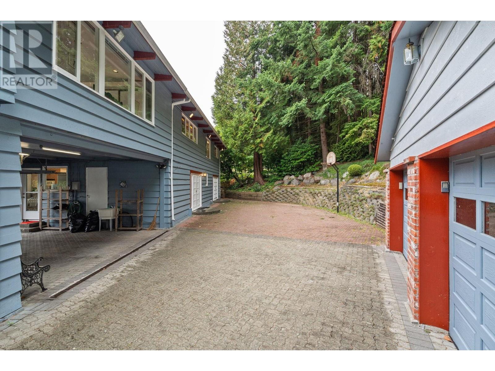 Property at 72 BONNYMUIR DRIVE image 3