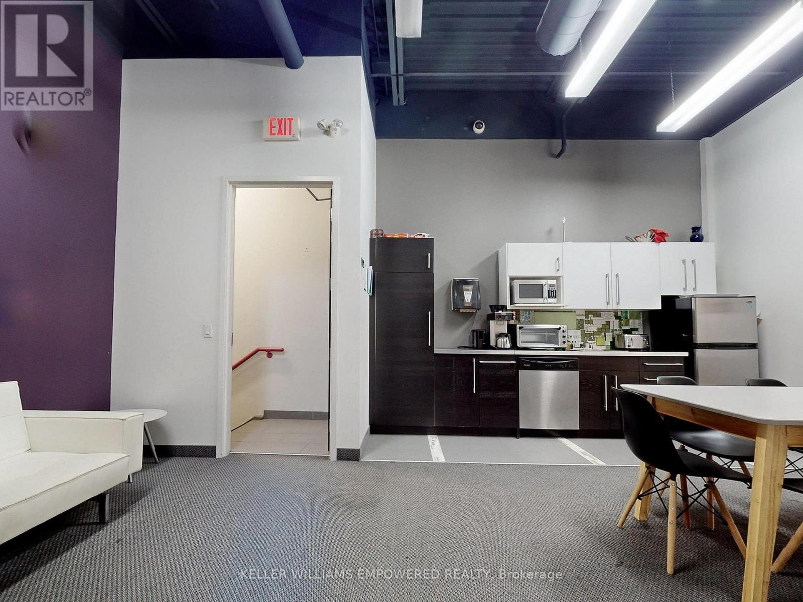 1-Upper - 999 Edgeley Boulevard, Vaughan, Ontario  L4K 5Z4 - Photo 12 - N12067712