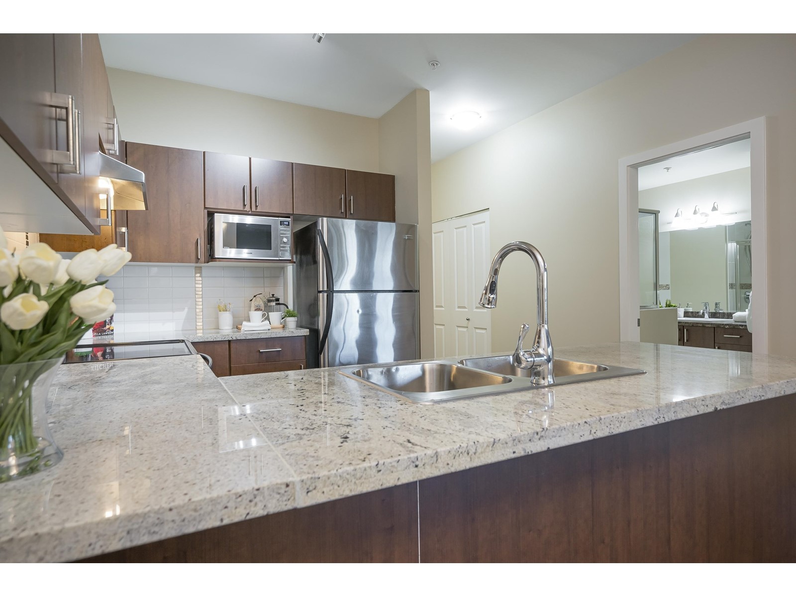 305 19830 56 Avenue, Langley, British Columbia  V3A 0A5 - Photo 1 - R2987121