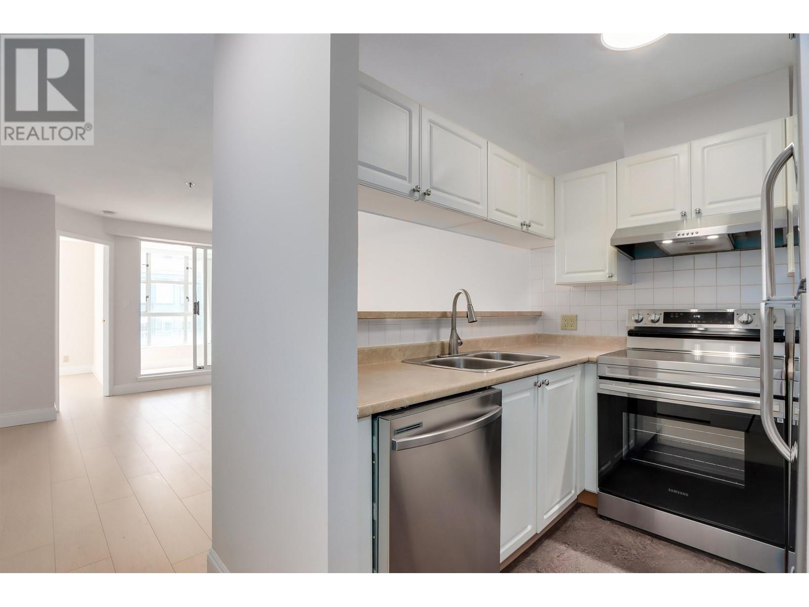 313 4113 Fraser Street, Vancouver, British Columbia  V5V 4E9 - Photo 2 - R2986078