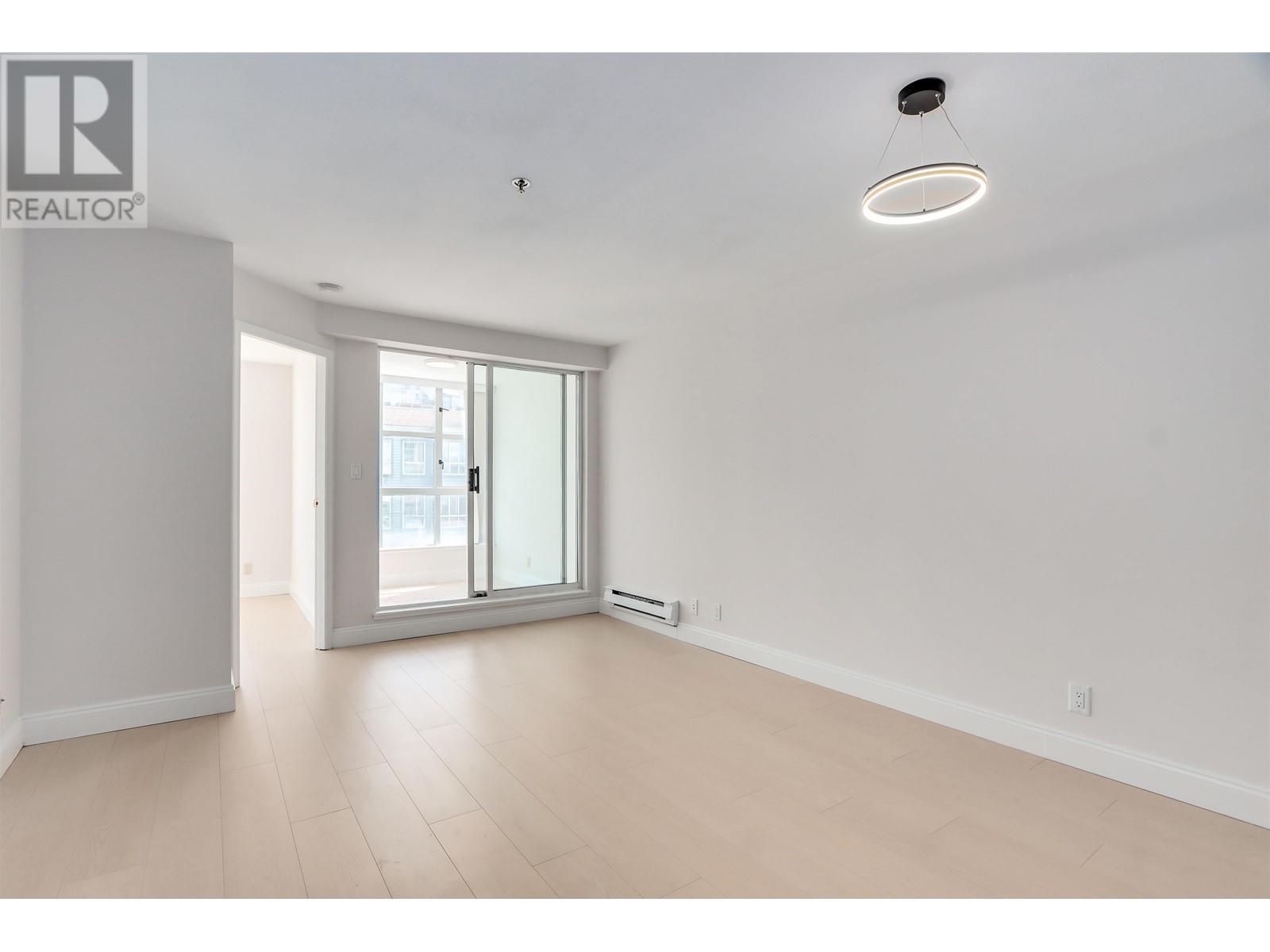 313 4113 Fraser Street, Vancouver, British Columbia  V5V 4E9 - Photo 3 - R2986078