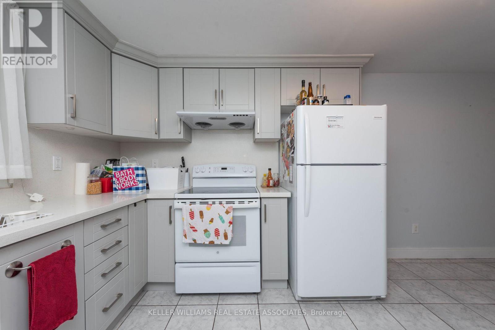 631 Ashprior Avenue, Mississauga, Ontario  L5R 3N6 - Photo 11 - W12067671