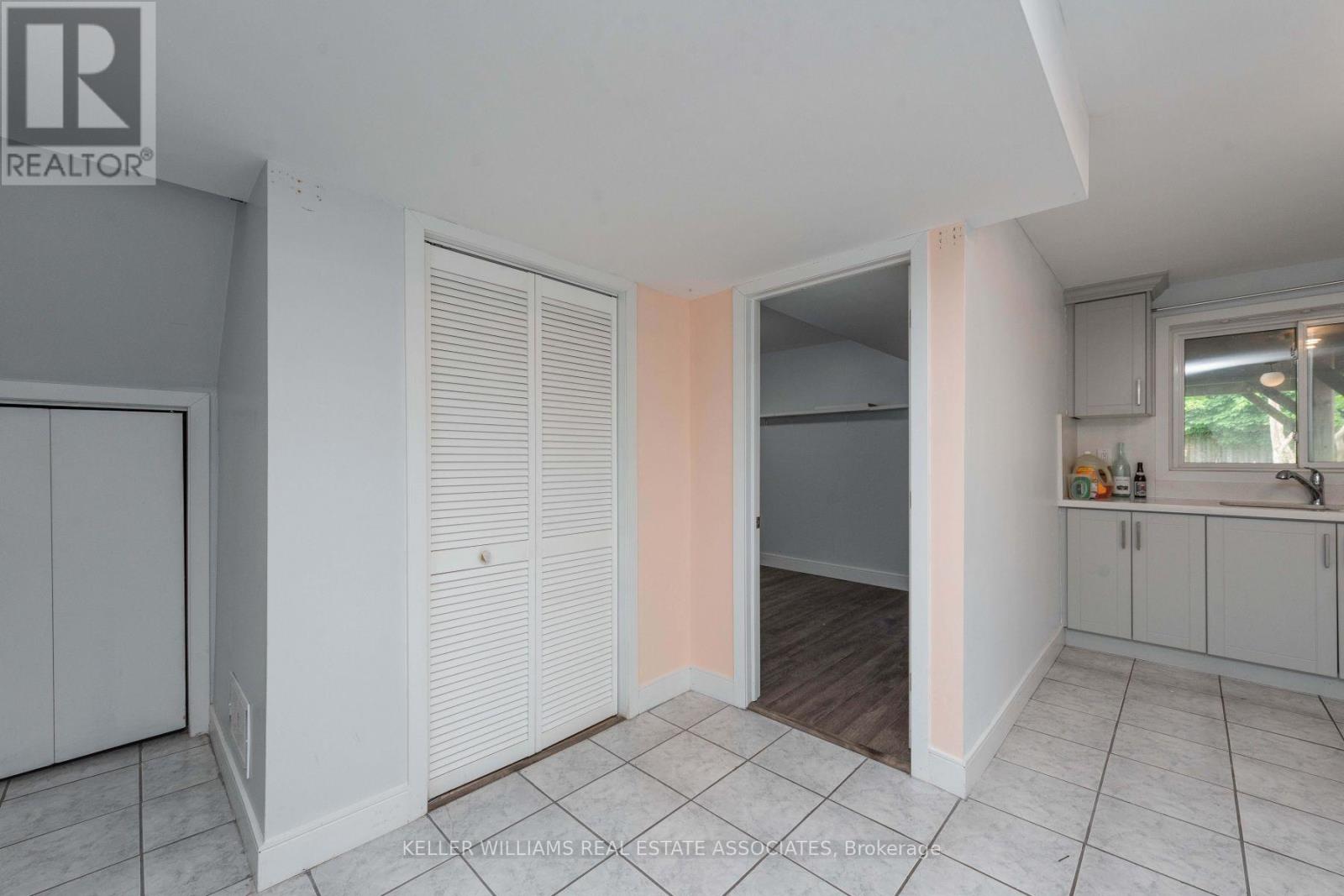 631 Ashprior Avenue, Mississauga, Ontario  L5R 3N6 - Photo 8 - W12067671