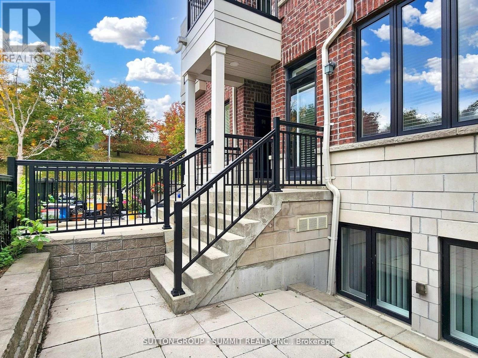 Property at 93 - 30 CARNATION AVENUE image 4