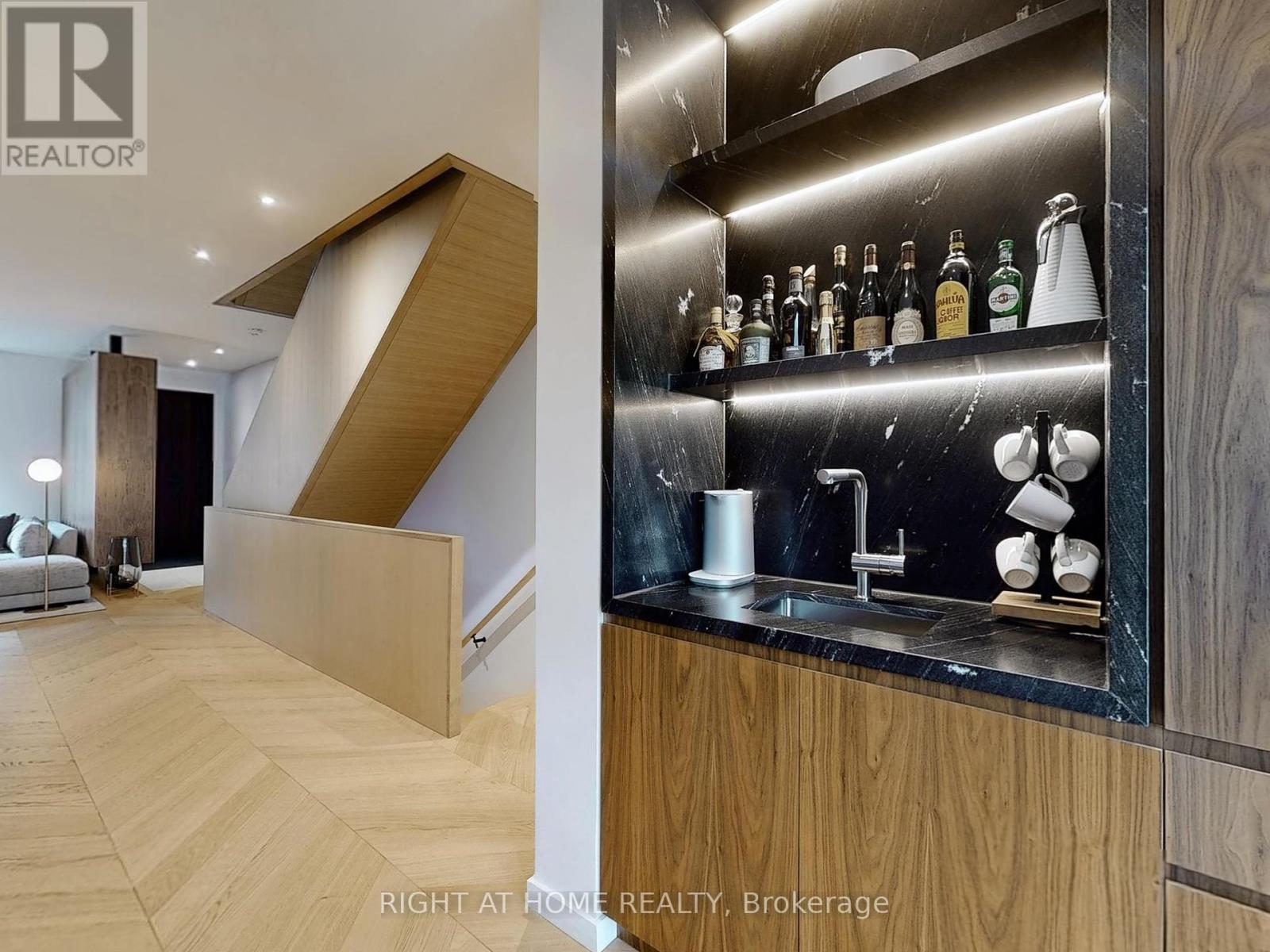15 Durie Street E, Toronto, Ontario  M6S 3E5 - Photo 11 - W12067685