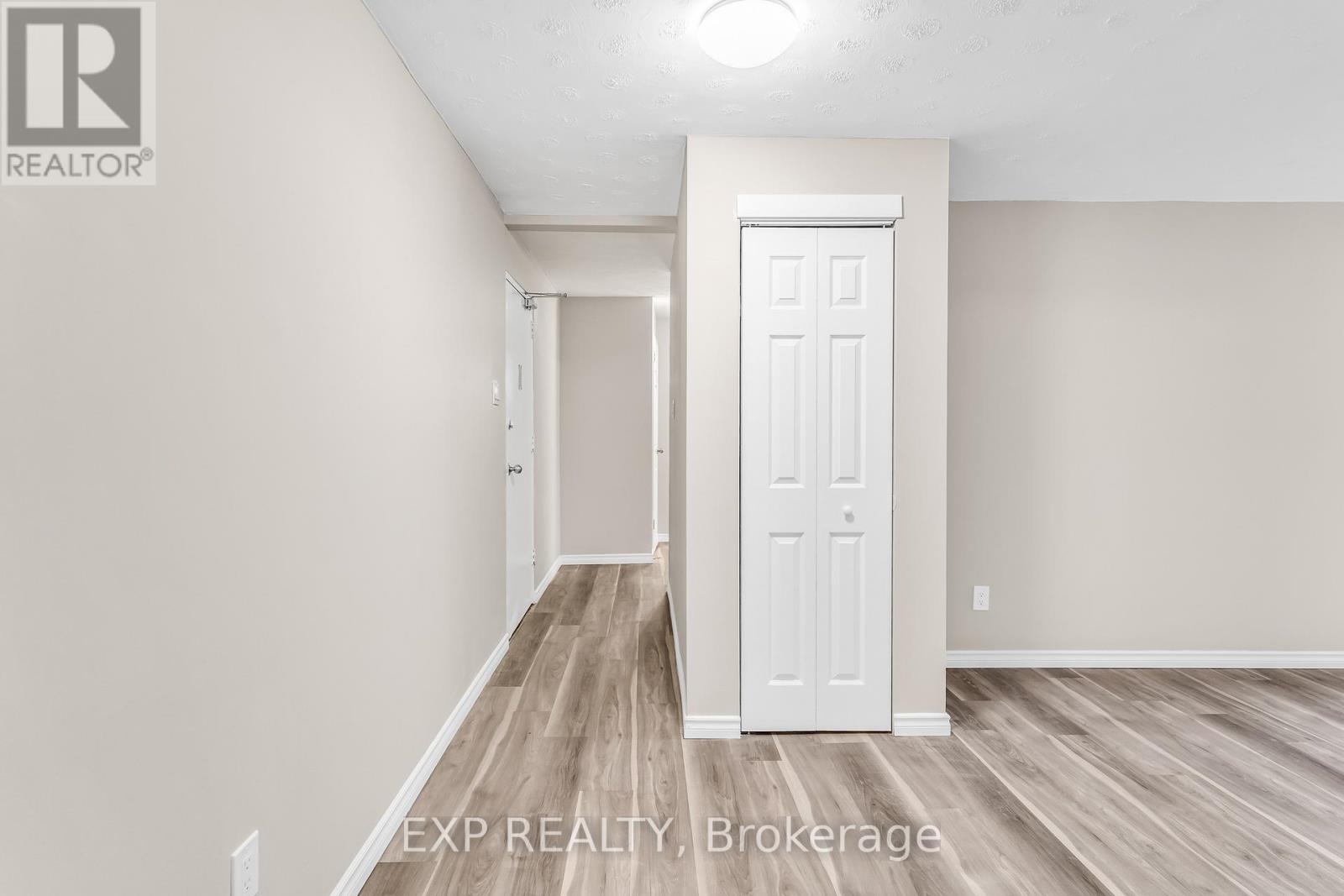 104 - 601 Barber Avenue N, North Perth, Ontario  N4W 1S4 - Photo 6 - X12063602