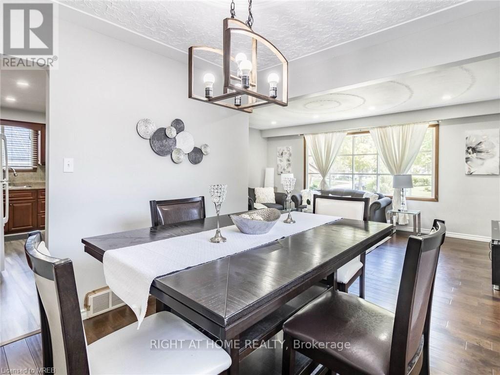 189 Northlake Drive, Waterloo, Ontario  N2V 1B7 - Photo 10 - X12067677