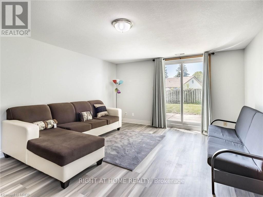 189 Northlake Drive, Waterloo, Ontario  N2V 1B7 - Photo 25 - X12067677