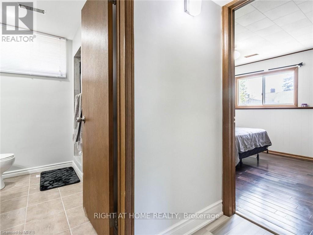 189 Northlake Drive, Waterloo, Ontario  N2V 1B7 - Photo 29 - X12067677