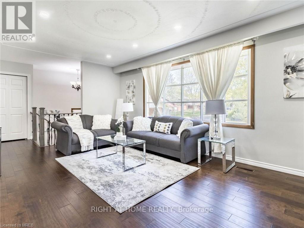 189 Northlake Drive, Waterloo, Ontario  N2V 1B7 - Photo 7 - X12067677