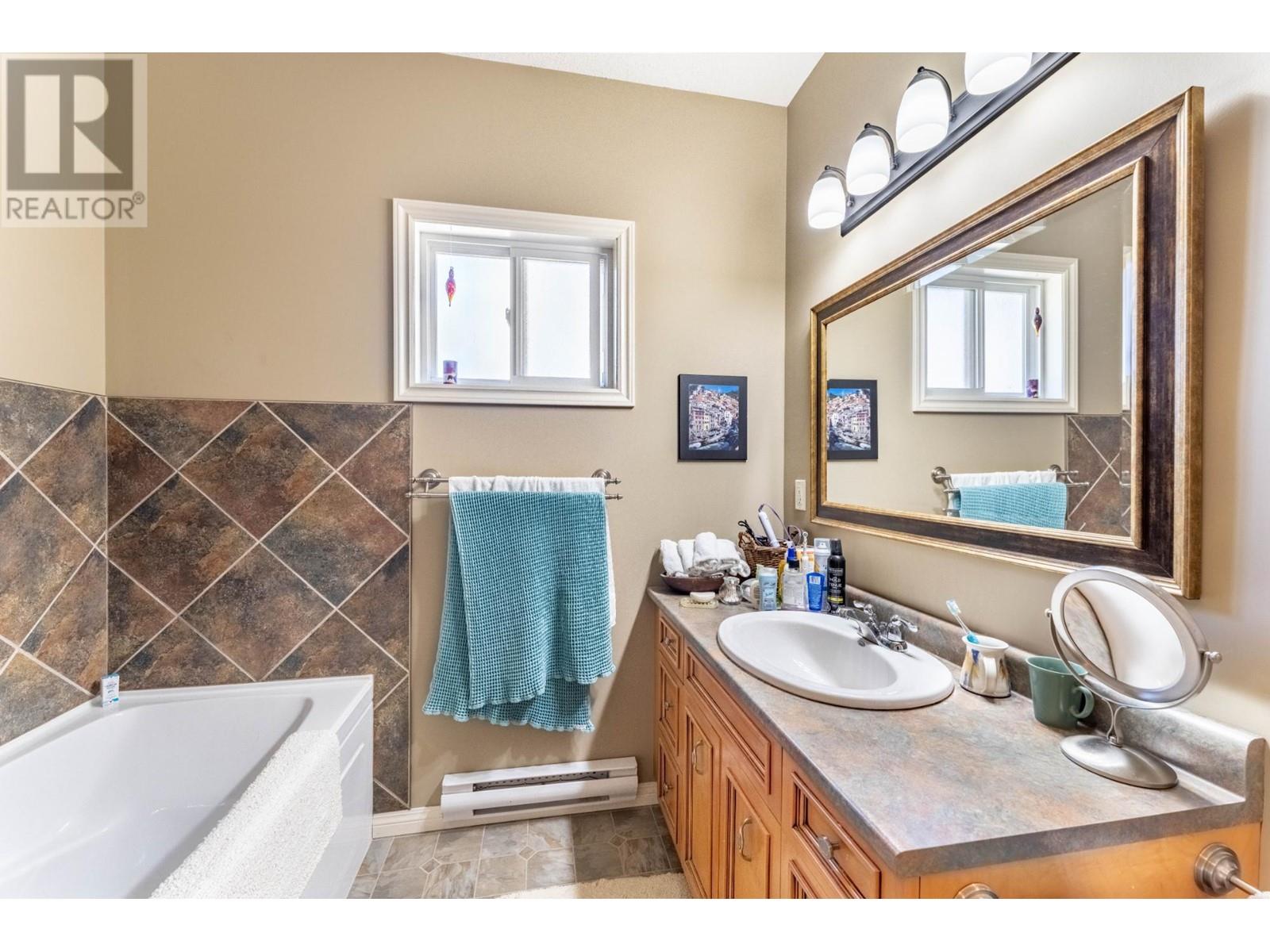 14533 Smith Road, Gray Creek, British Columbia  V0B 1E0 - Photo 34 - 10342443