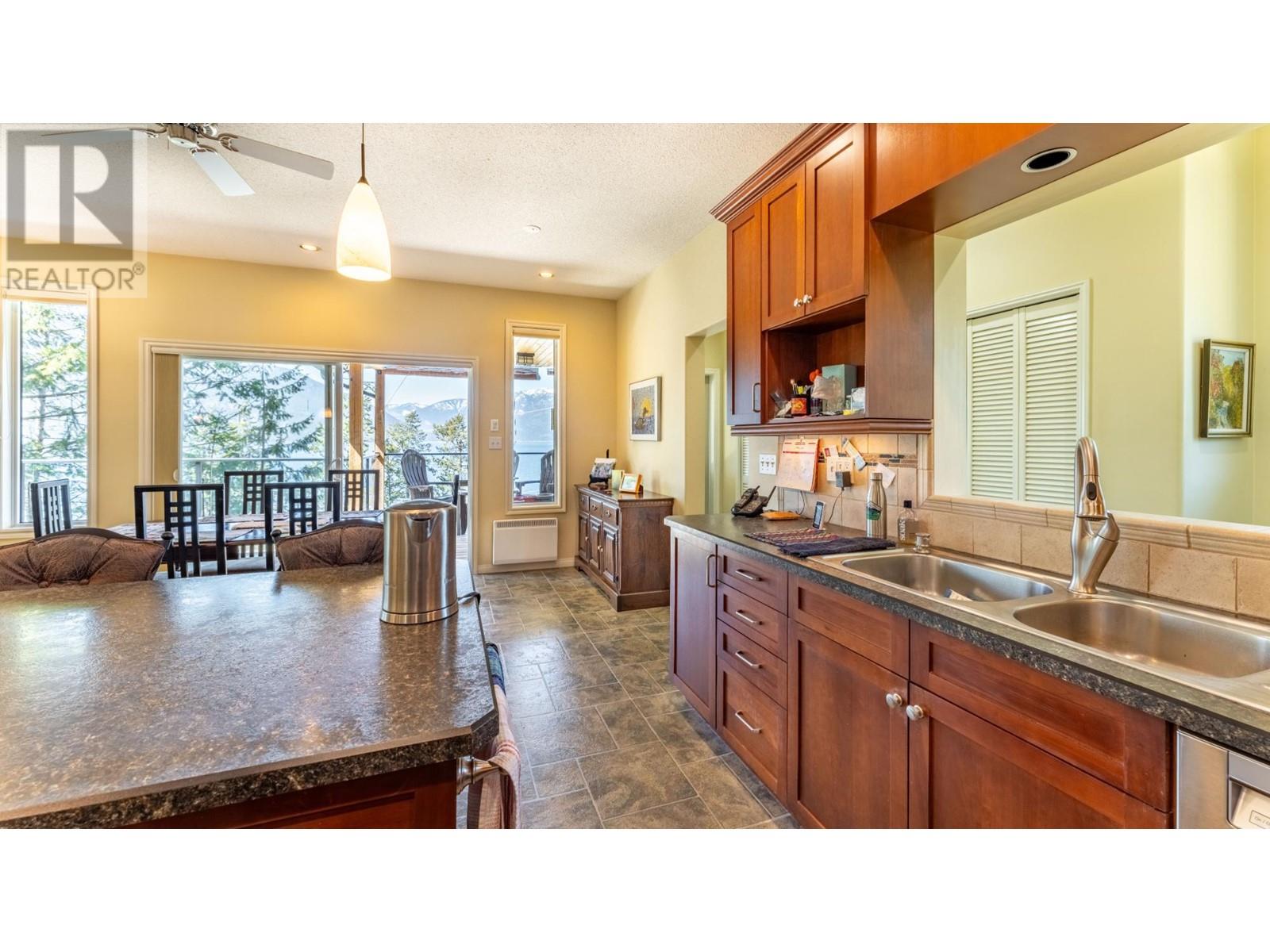 14533 Smith Road, Gray Creek, British Columbia  V0B 1E0 - Photo 9 - 10342443