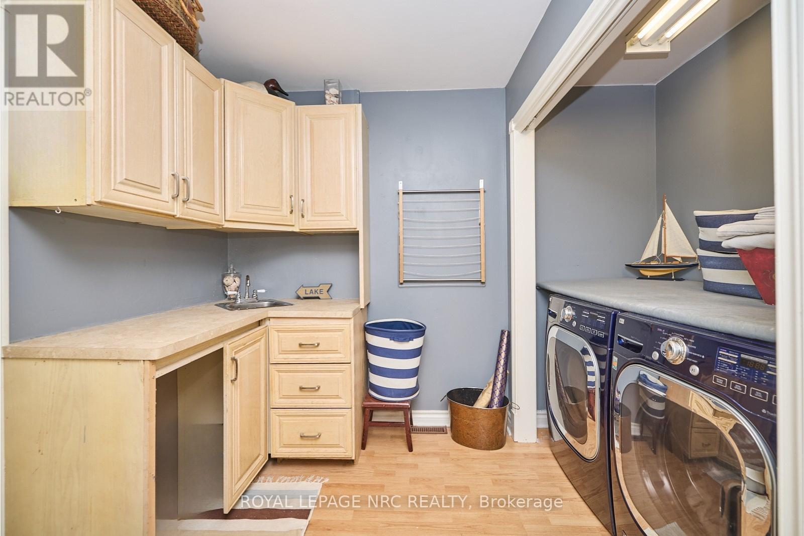 12 Brigantine Court, St. Catharines (Port Weller), Ontario  L2M 7V4 - Photo 17 - X12067740