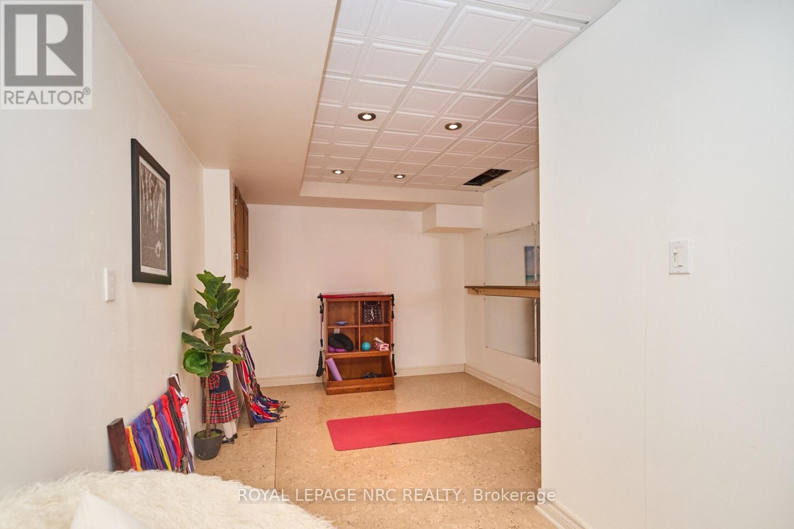 12 Brigantine Court, St. Catharines (Port Weller), Ontario  L2M 7V4 - Photo 29 - X12067740