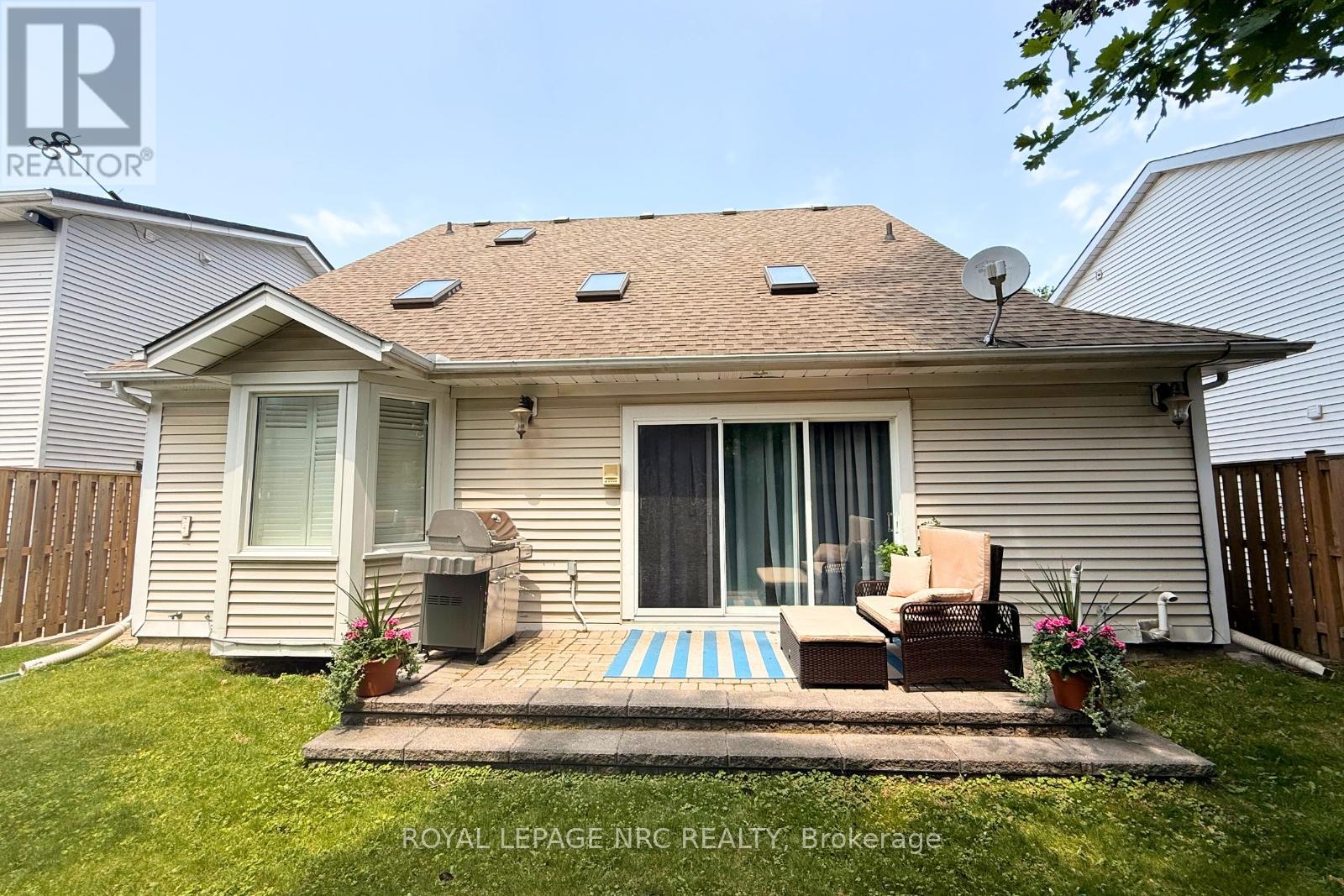 12 Brigantine Court, St. Catharines (Port Weller), Ontario  L2M 7V4 - Photo 31 - X12067740