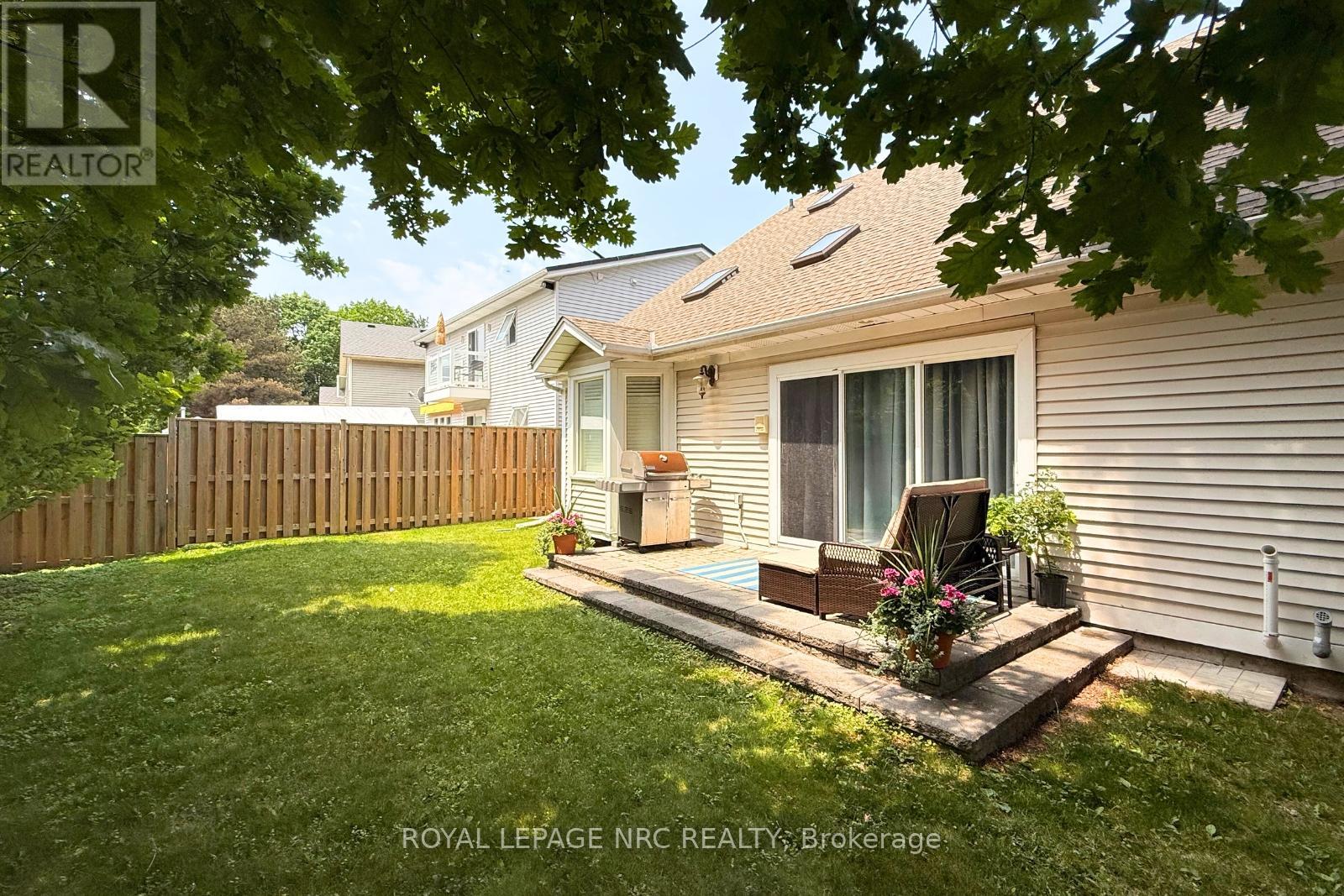 12 Brigantine Court, St. Catharines (Port Weller), Ontario  L2M 7V4 - Photo 32 - X12067740