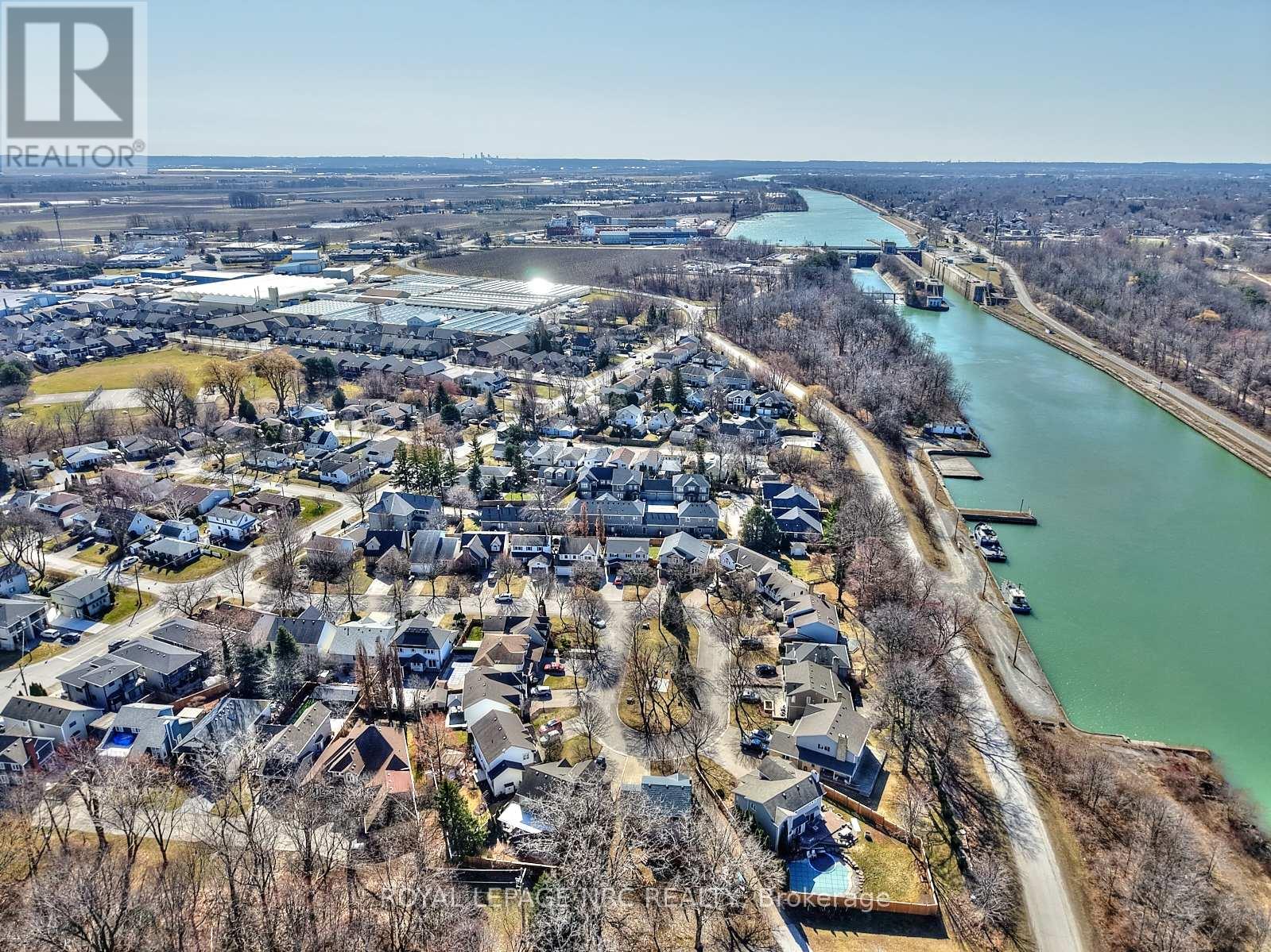 12 Brigantine Court, St. Catharines (Port Weller), Ontario  L2M 7V4 - Photo 39 - X12067740