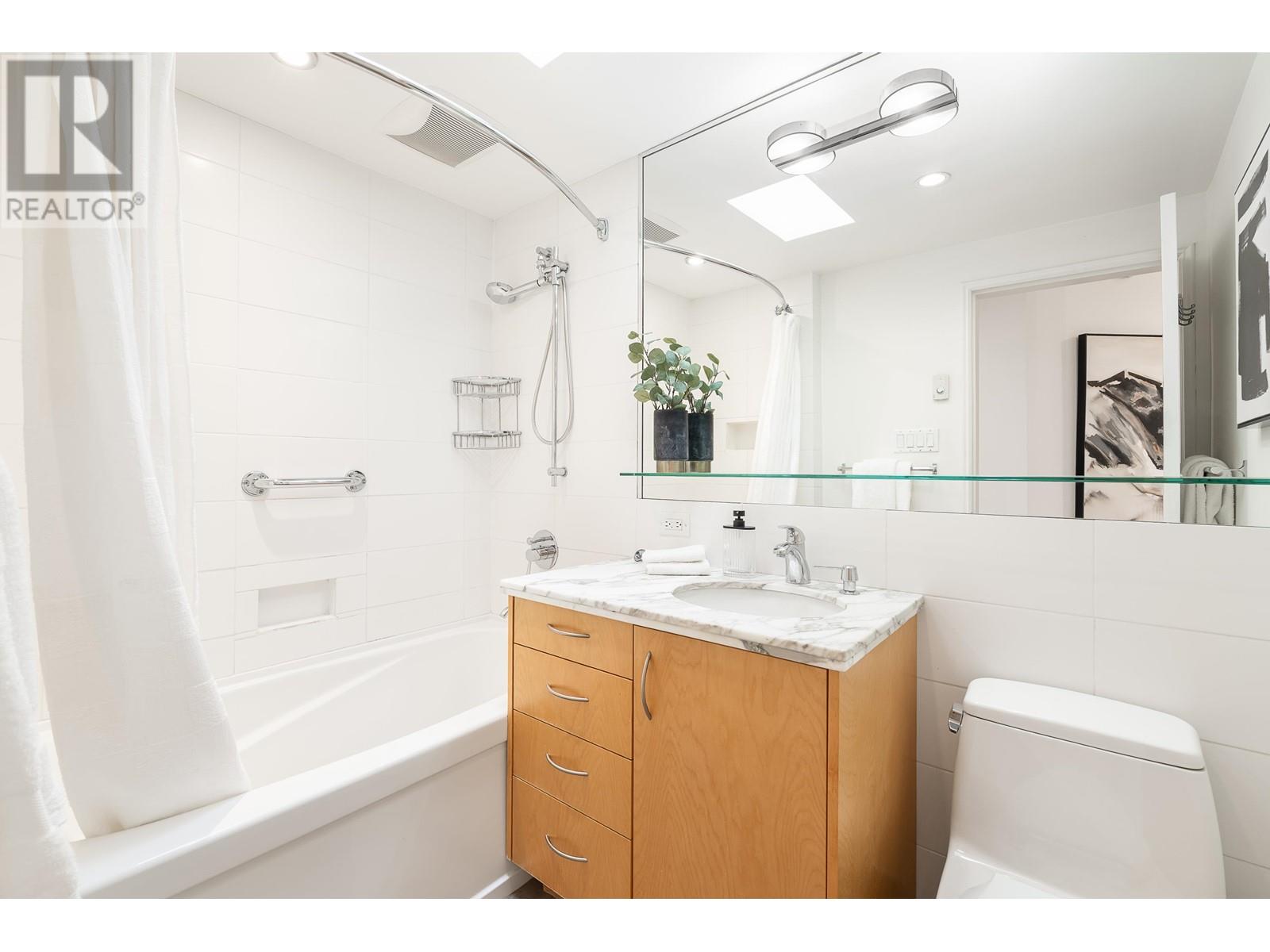 320 2890 Point Grey Road, Vancouver, British Columbia  V6K 1A9 - Photo 17 - R2987134