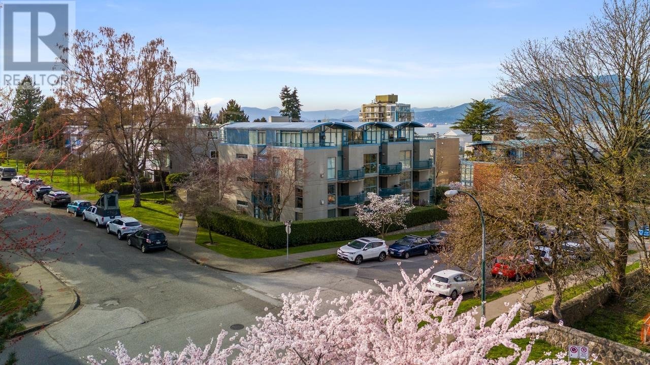 205 2405 W 2nd Avenue, Vancouver, British Columbia  V6K 1J5 - Photo 1 - R2987176