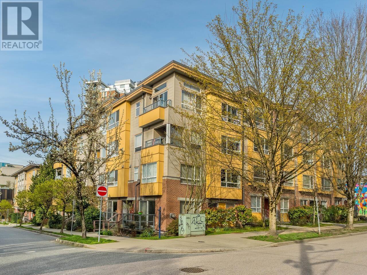 2678 Watson Street, Vancouver, British Columbia  V5T 4T6 - Photo 2 - R2987196