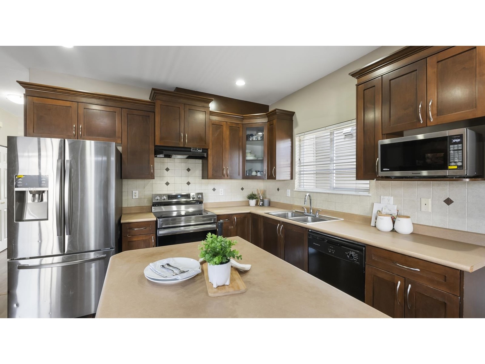16795 61 Avenue, Surrey, British Columbia  V3S 0Z1 - Photo 11 - R2987011
