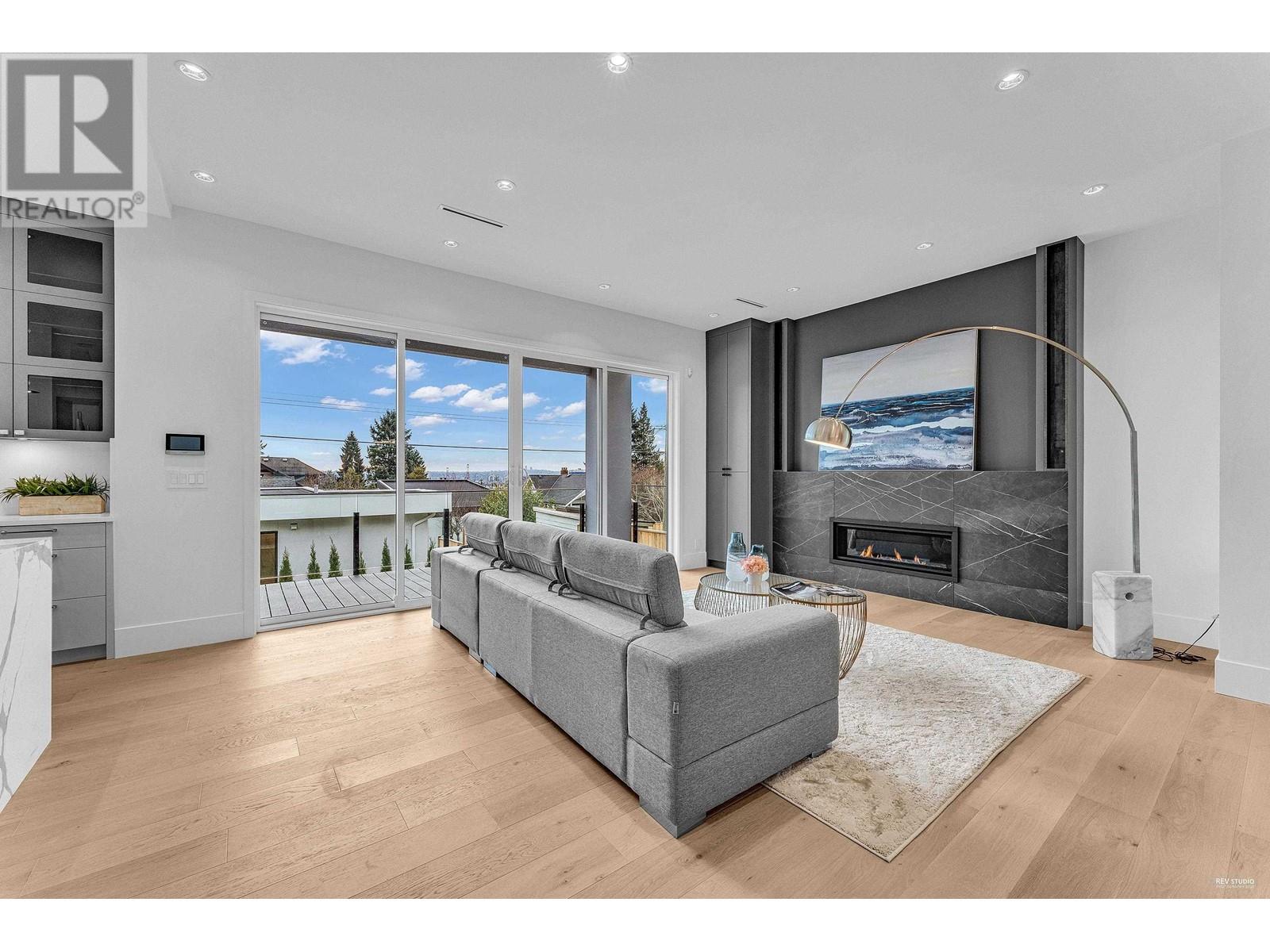 615 E 6th Street, North Vancouver, British Columbia  V7L 1R4 - Photo 12 - R2987131