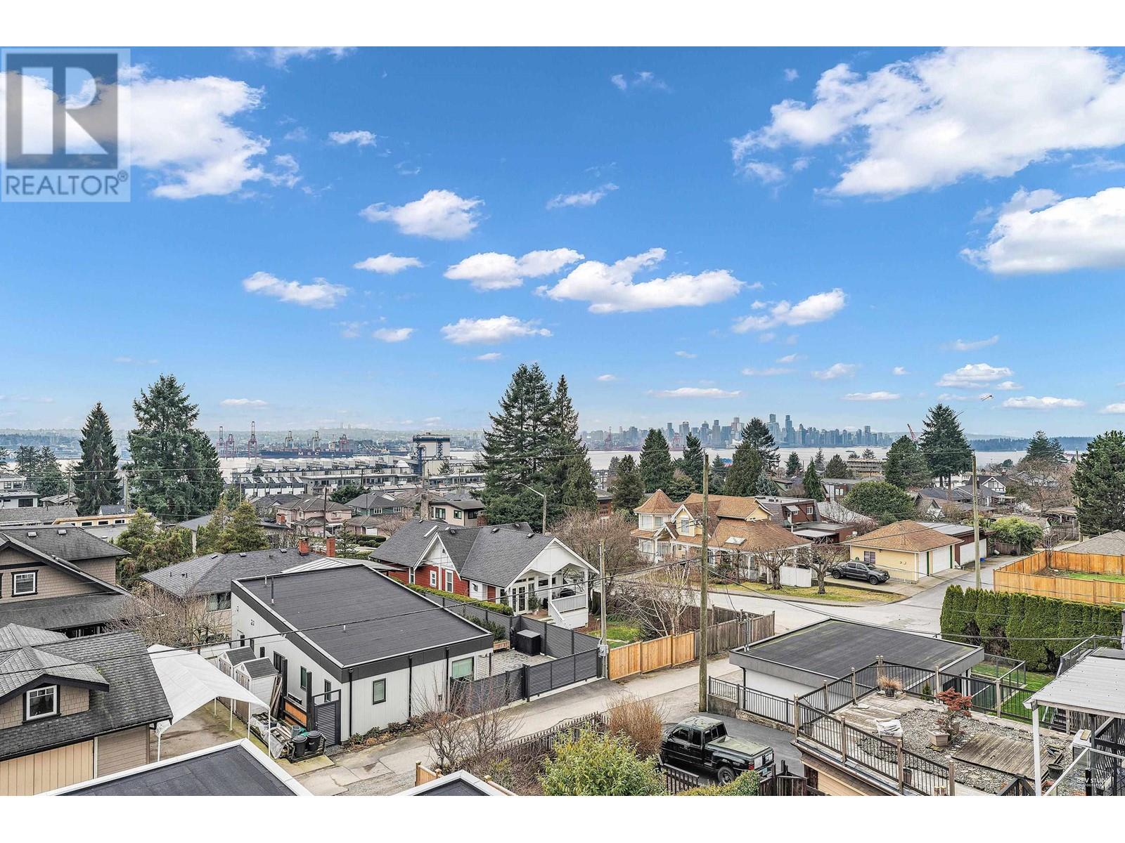 Property at 615 E 6TH STREET image 3