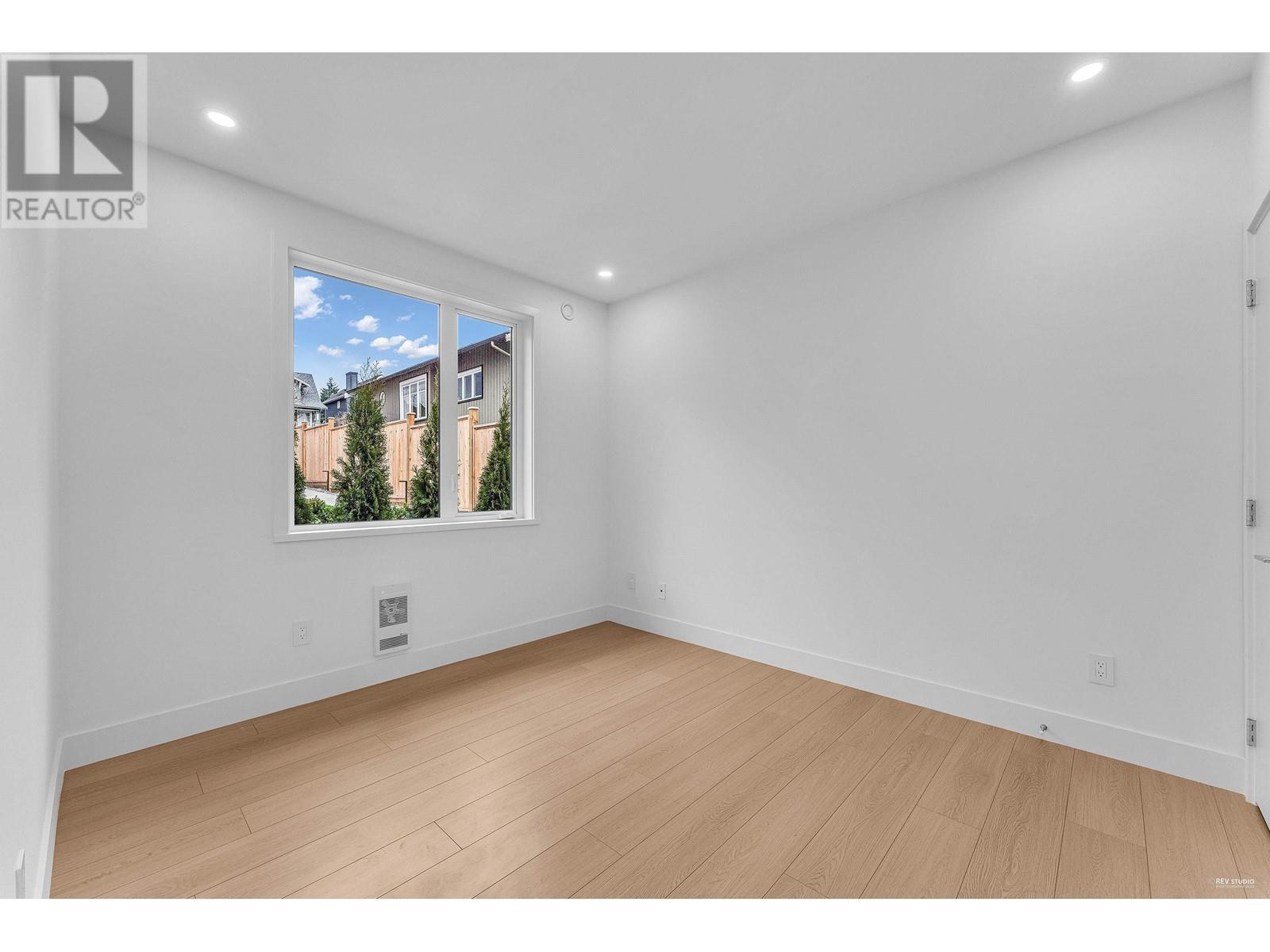 615 E 6th Street, North Vancouver, British Columbia  V7L 1R4 - Photo 37 - R2987131