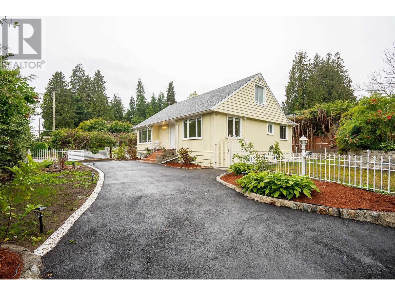 1819 INGLEWOOD AVENUE, west vancouver, British Columbia