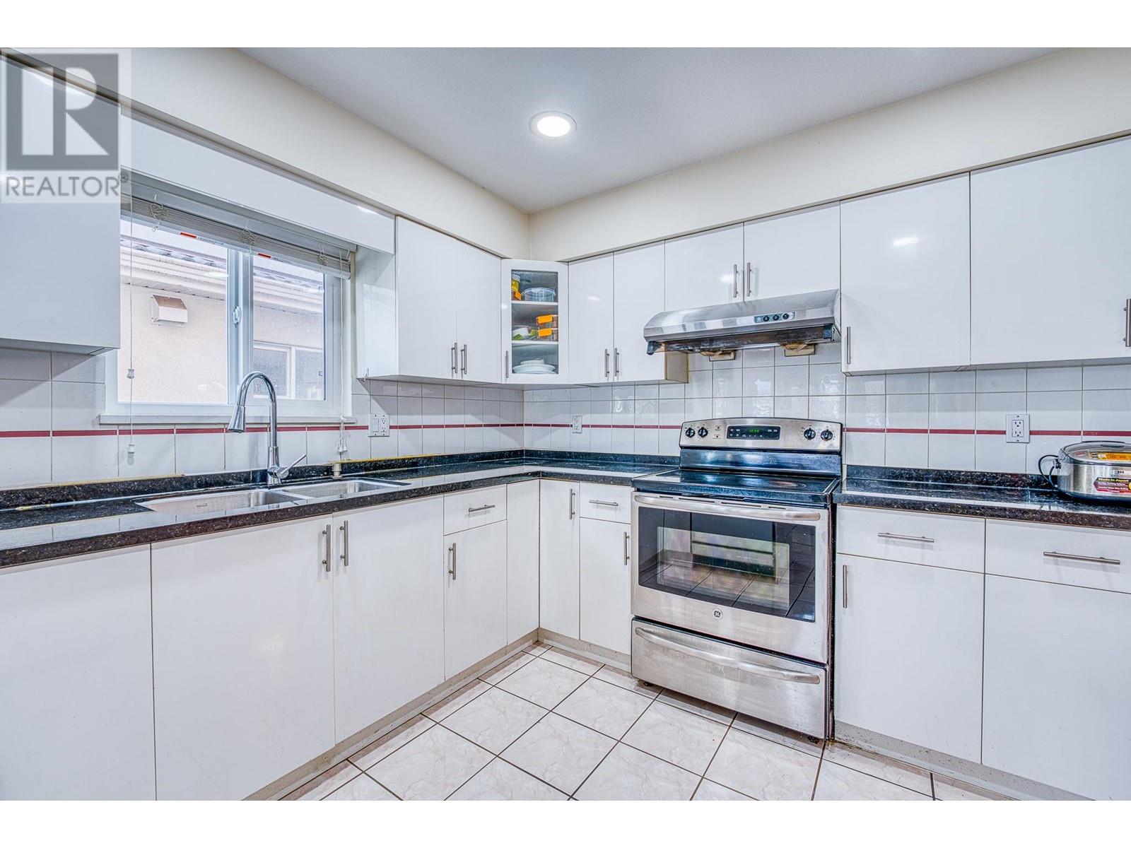 1908 E 39th Avenue, Vancouver, British Columbia  V5P 1H4 - Photo 17 - R2987189