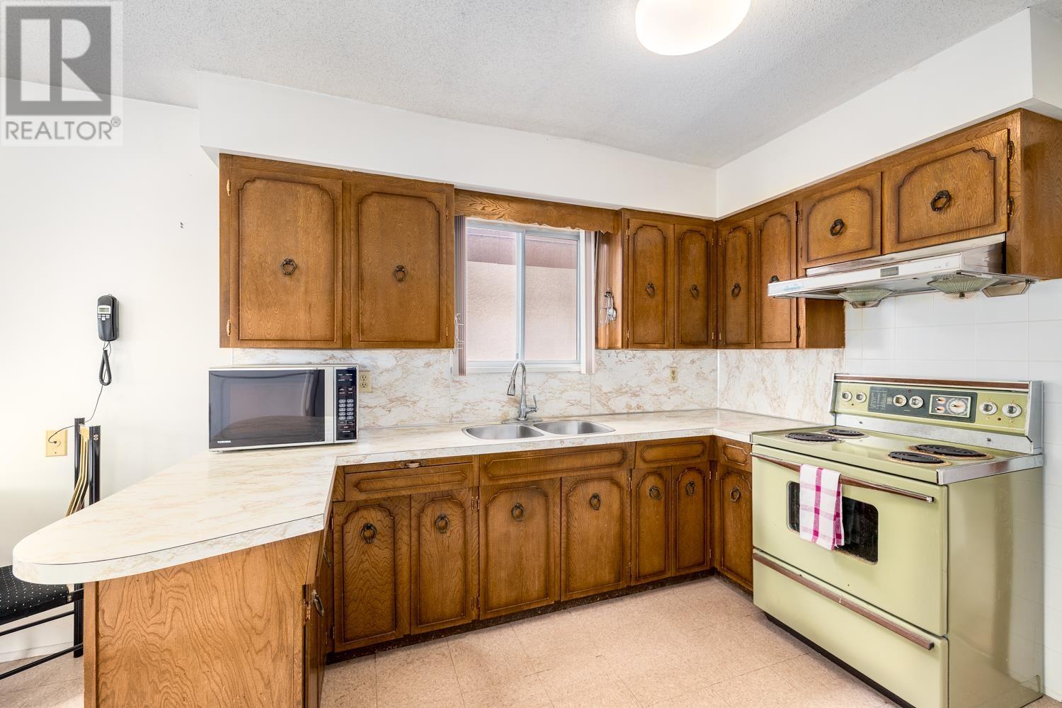 2270 E 54th Avenue, Vancouver, British Columbia  V5P 1Y7 - Photo 11 - R2987205