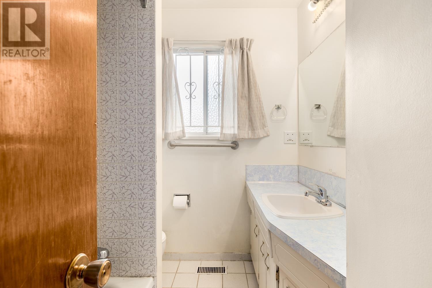 2270 E 54th Avenue, Vancouver, British Columbia  V5P 1Y7 - Photo 17 - R2987205