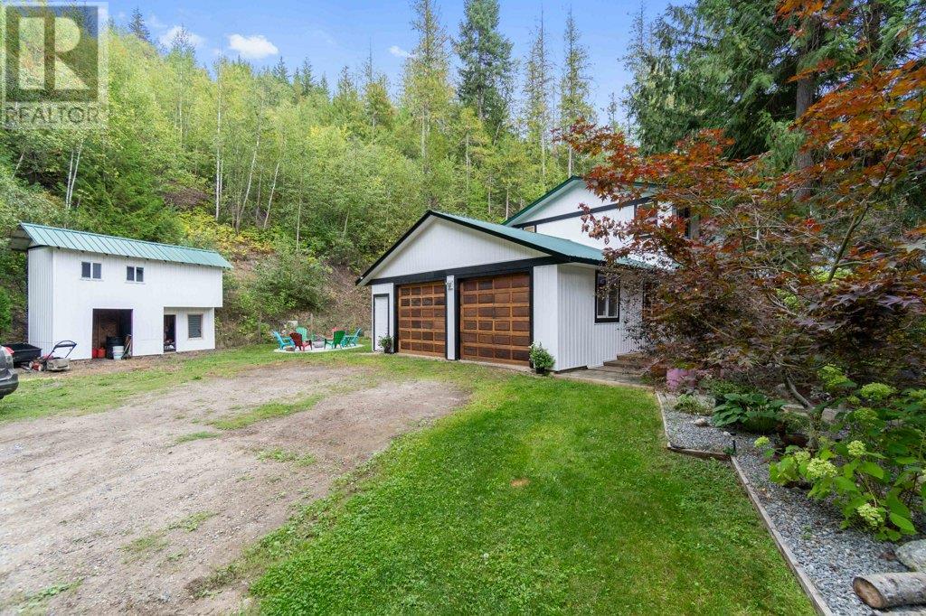 9048 Hummingbird Drive, Swansea Point, British Columbia  V0E 2K2 - Photo 5 - 10342317