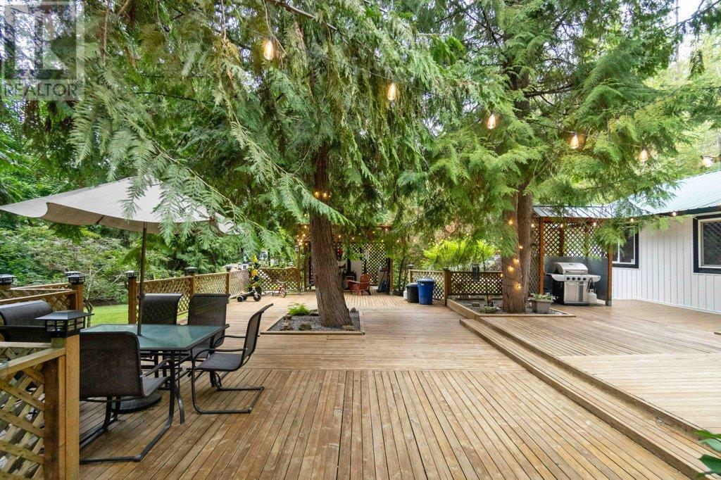9048 Hummingbird Drive, Swansea Point, British Columbia  V0E 2K2 - Photo 55 - 10342317