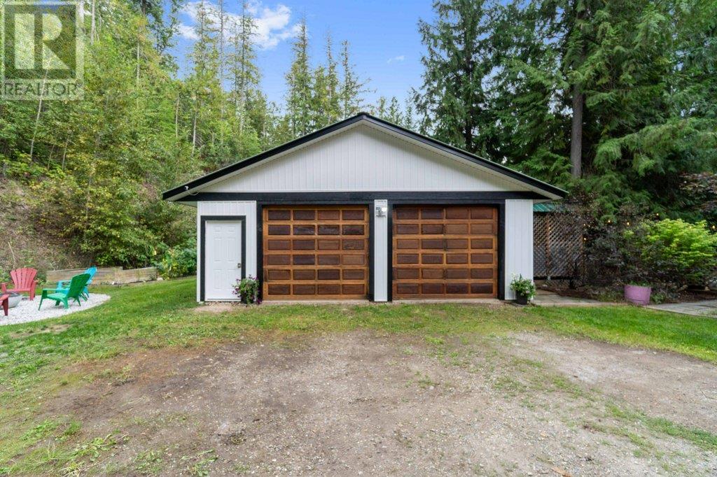 9048 Hummingbird Drive, Swansea Point, British Columbia  V0E 2K2 - Photo 6 - 10342317