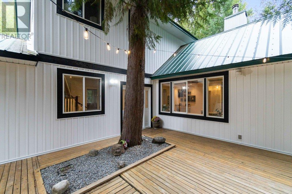 9048 Hummingbird Drive, Swansea Point, British Columbia  V0E 2K2 - Photo 61 - 10342317