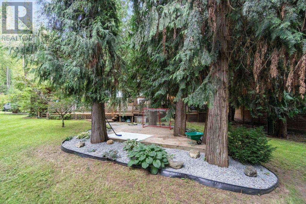9048 Hummingbird Drive, Swansea Point, British Columbia  V0E 2K2 - Photo 68 - 10342317