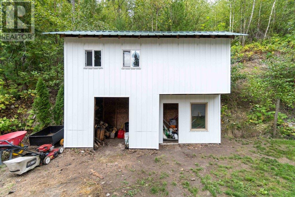 9048 Hummingbird Drive, Swansea Point, British Columbia  V0E 2K2 - Photo 74 - 10342317