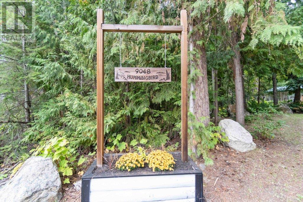 9048 Hummingbird Drive, Swansea Point, British Columbia  V0E 2K2 - Photo 9 - 10342317