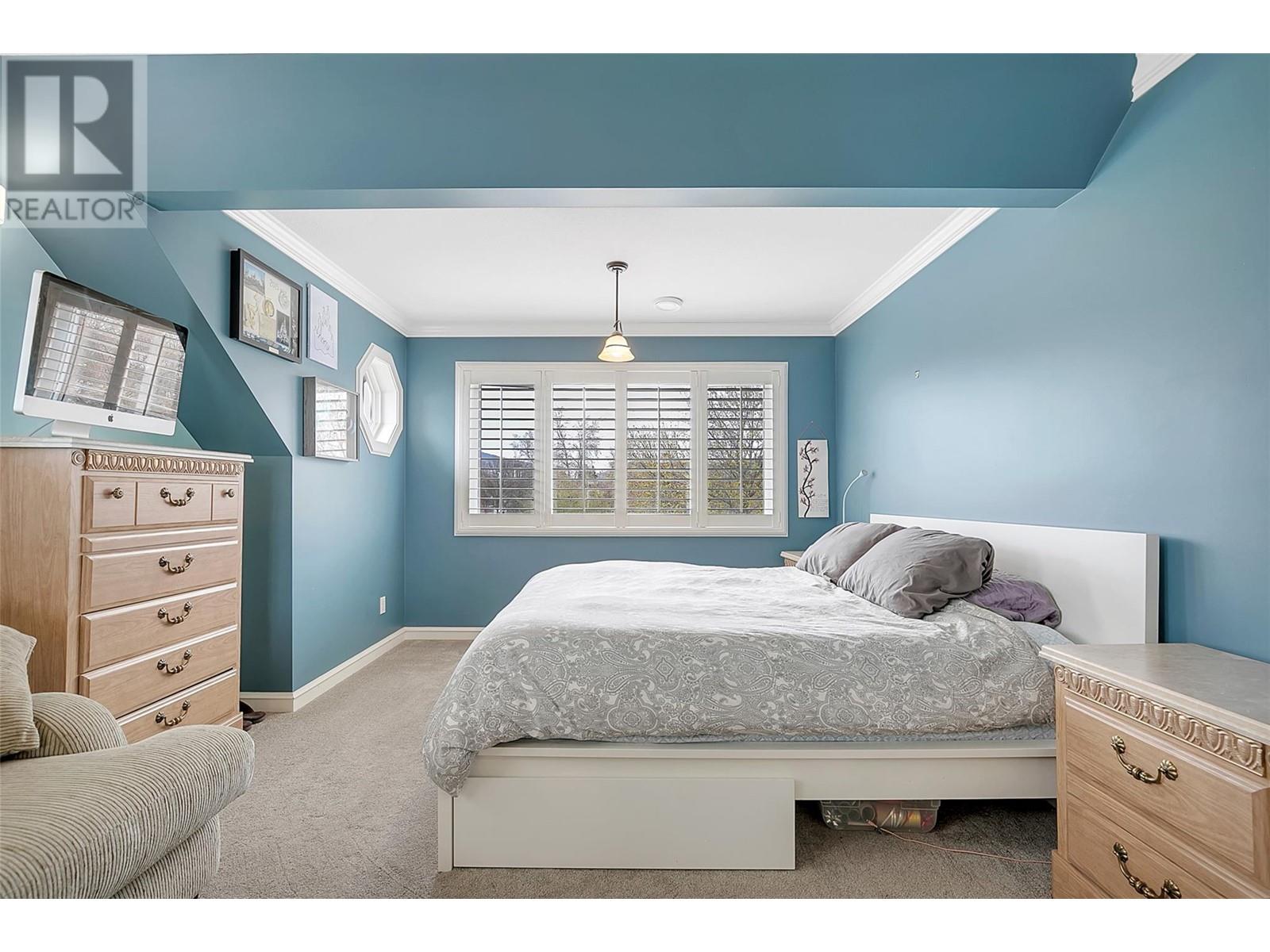 Property at 785 Birch Avenue image 4