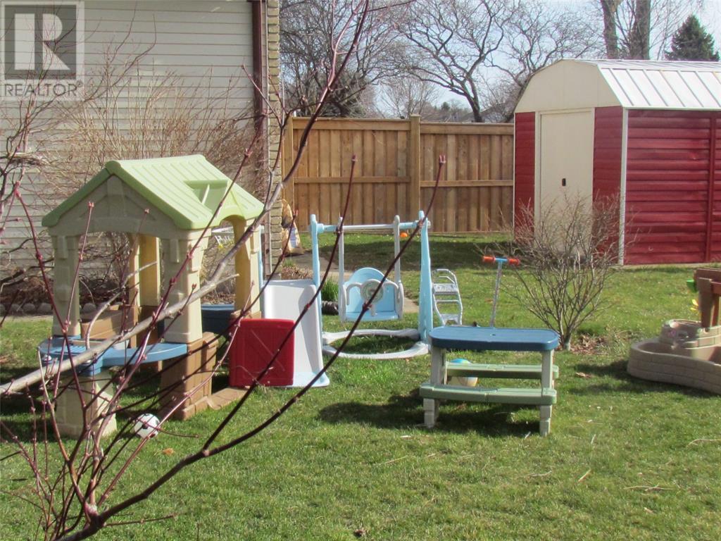1351 Errol Road East, Sarnia, Ontario  N7S 6J8 - Photo 35 - 25007824