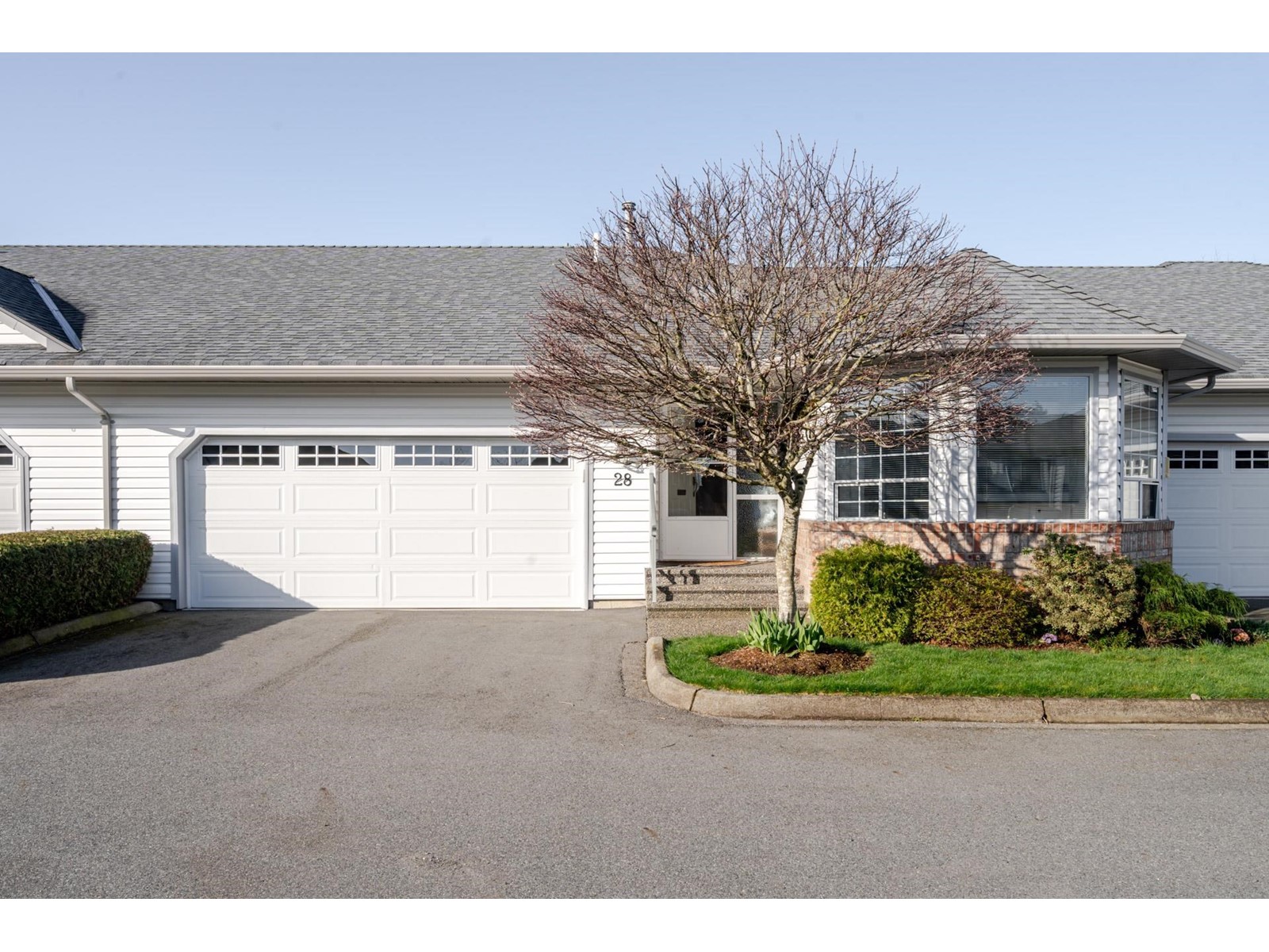 Property at 28 3293 FIRHILL DRIVE image 2