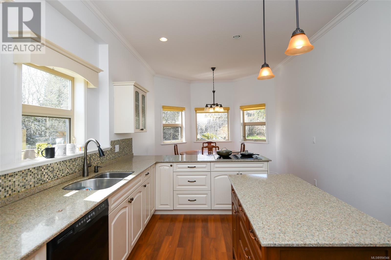 1039 Arrowsmith Ave, Courtenay real estate listing 994544 for sale